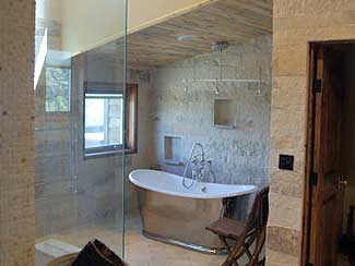 Bathroom with Modern Finishings.