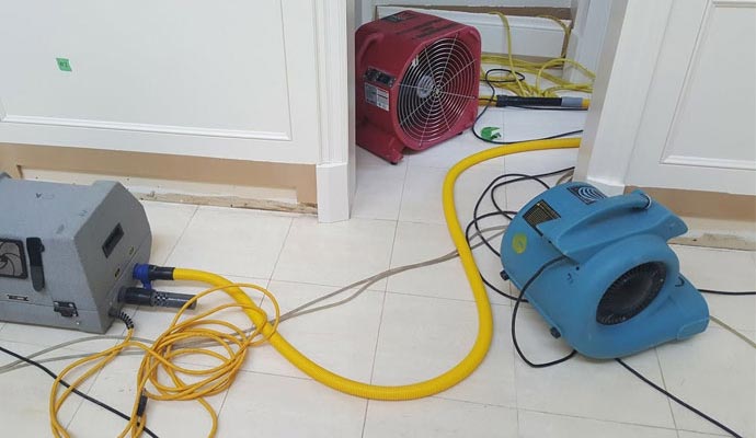 home water damage restoration by machine